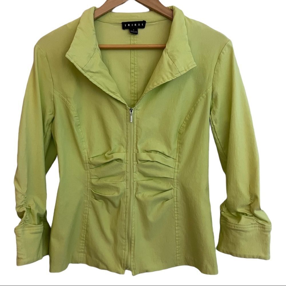 TRIBAL pastel Lime green stretch gathered/ruched front zip jacket Sz 8 EUC